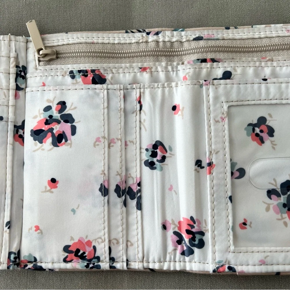 Vera Bradley Strawflowers RFID Riley Tri-Fold Wallet